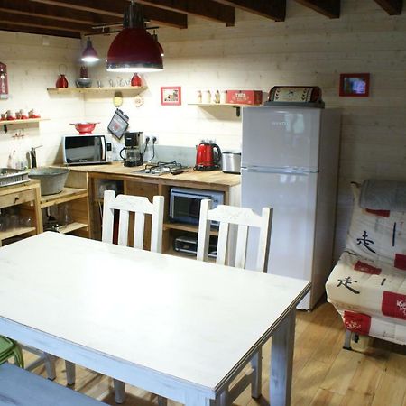 Le Gite De Chomet La Tour-d'Auvergne Exterior photo
