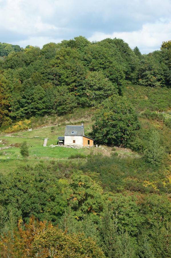 Le Gite De Chomet La Tour-d'Auvergne Exterior photo