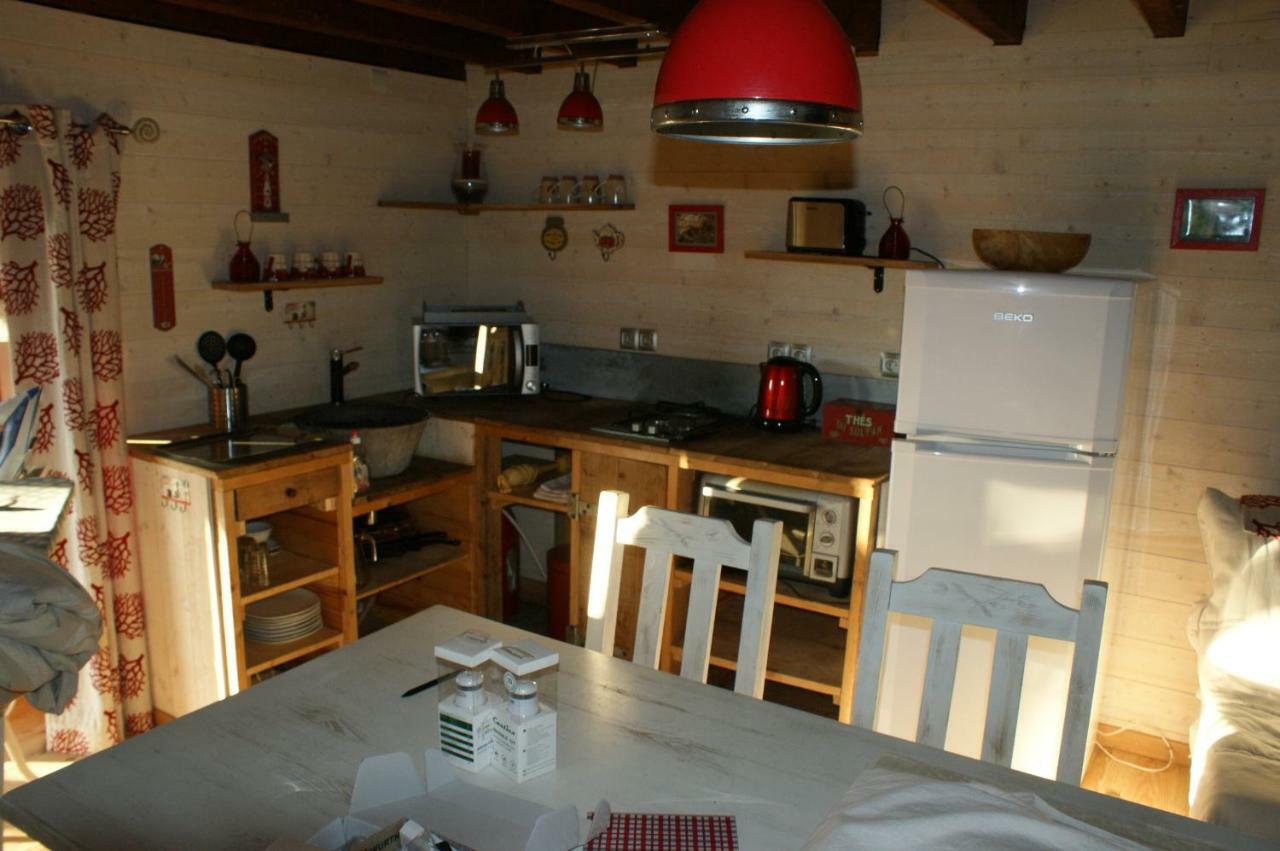 Le Gite De Chomet La Tour-d'Auvergne Exterior photo